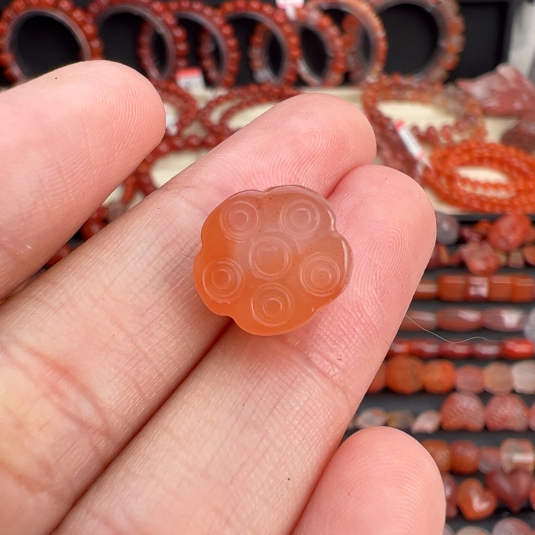 南红玛瑙未镶嵌颈饰莲蓬