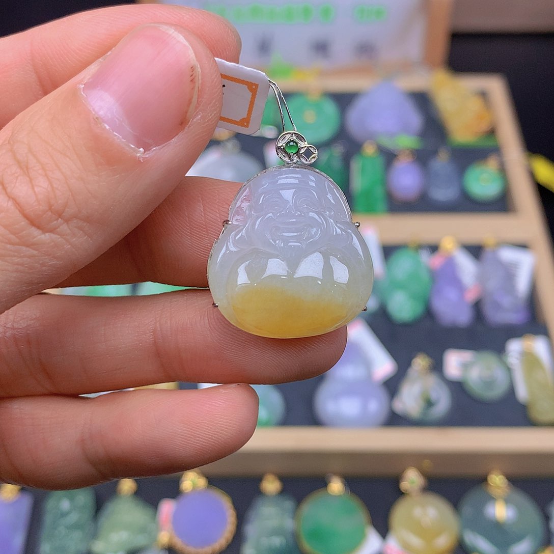 翡翠颈饰18K金镶嵌翡翠