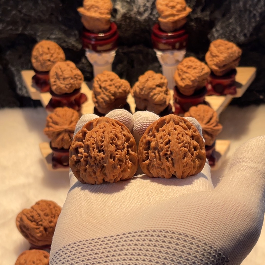 吊坠文玩核桃全品红皮三角南将石高炮核桃尺寸41