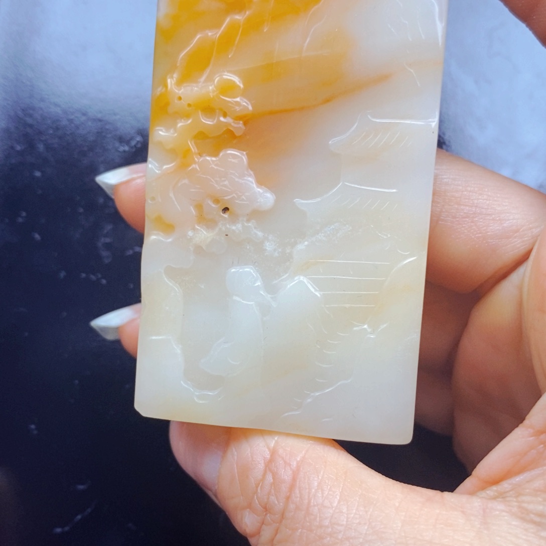 石英质玉（黄龙玉）未镶嵌颈饰