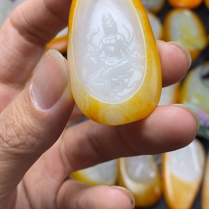 和田玉未镶嵌颈饰