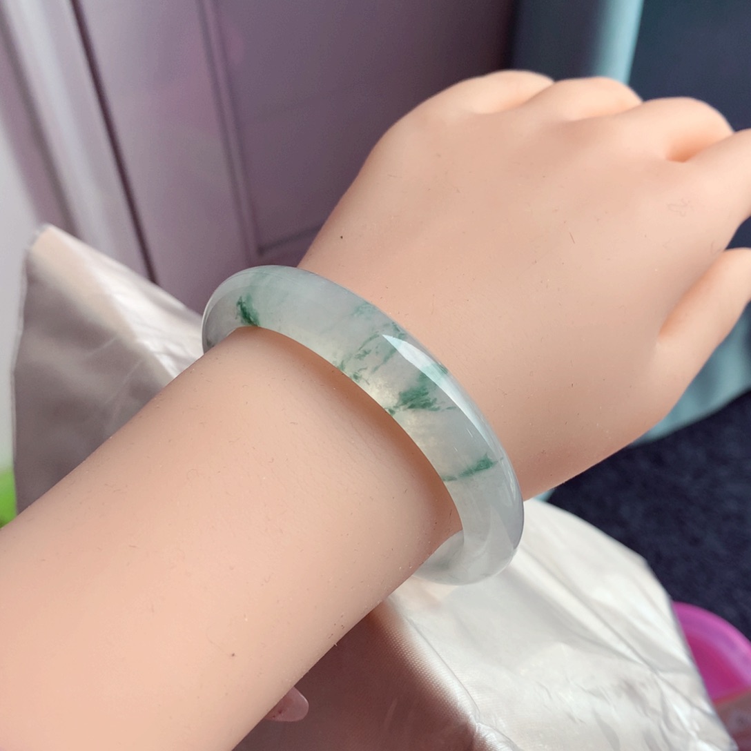 翡翠手镯（贵妃镯）未镶嵌53.4炸光小清新 不包容 小柒