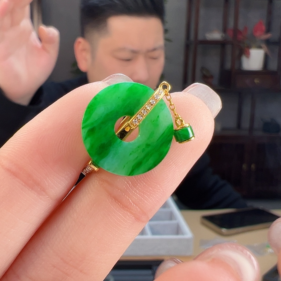 翡翠18K金镶嵌戒指戒指