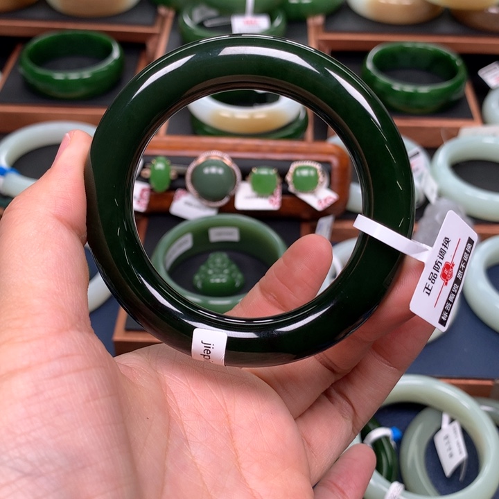 和田玉手镯5455圈口未镶嵌