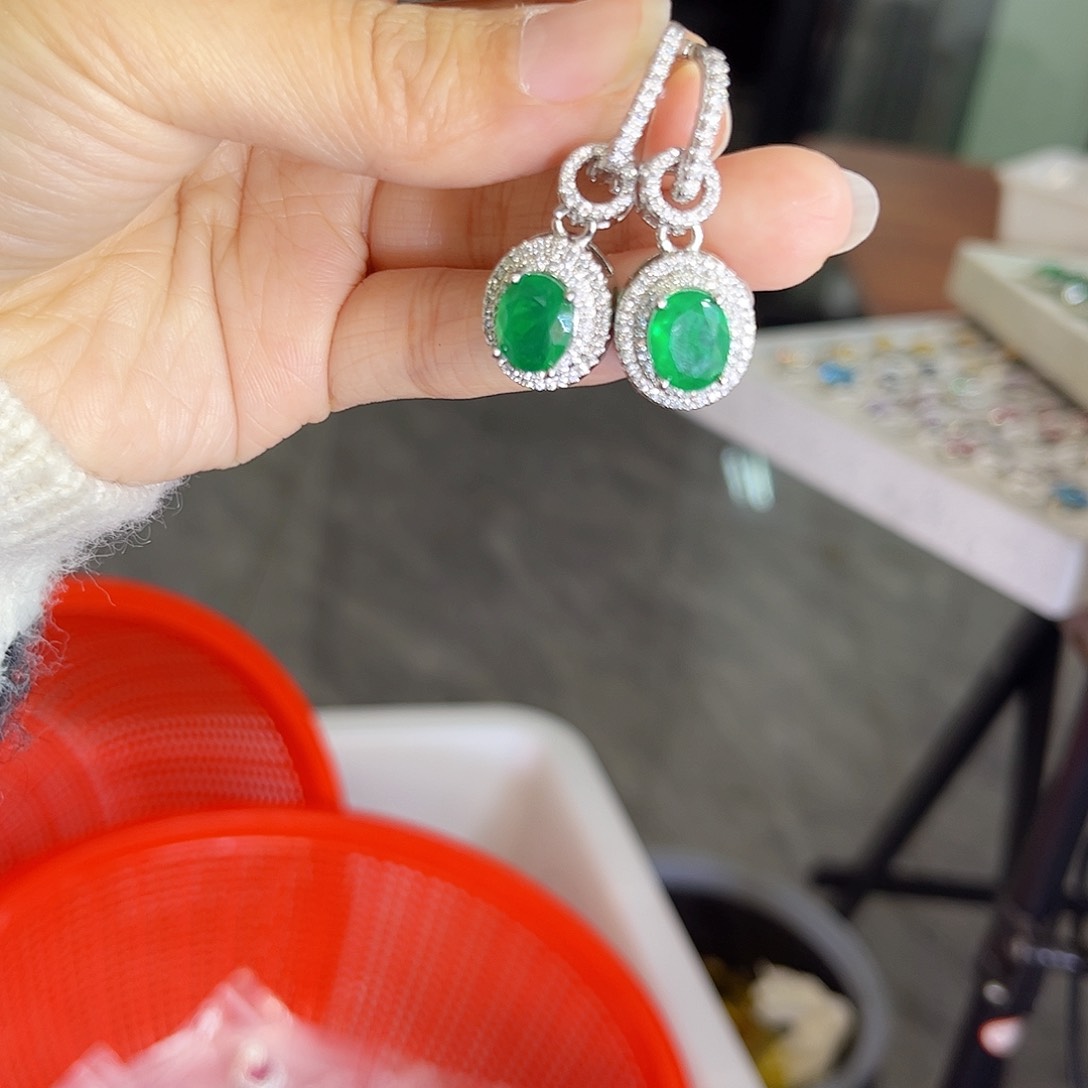 银S925镶嵌耳饰祖母绿