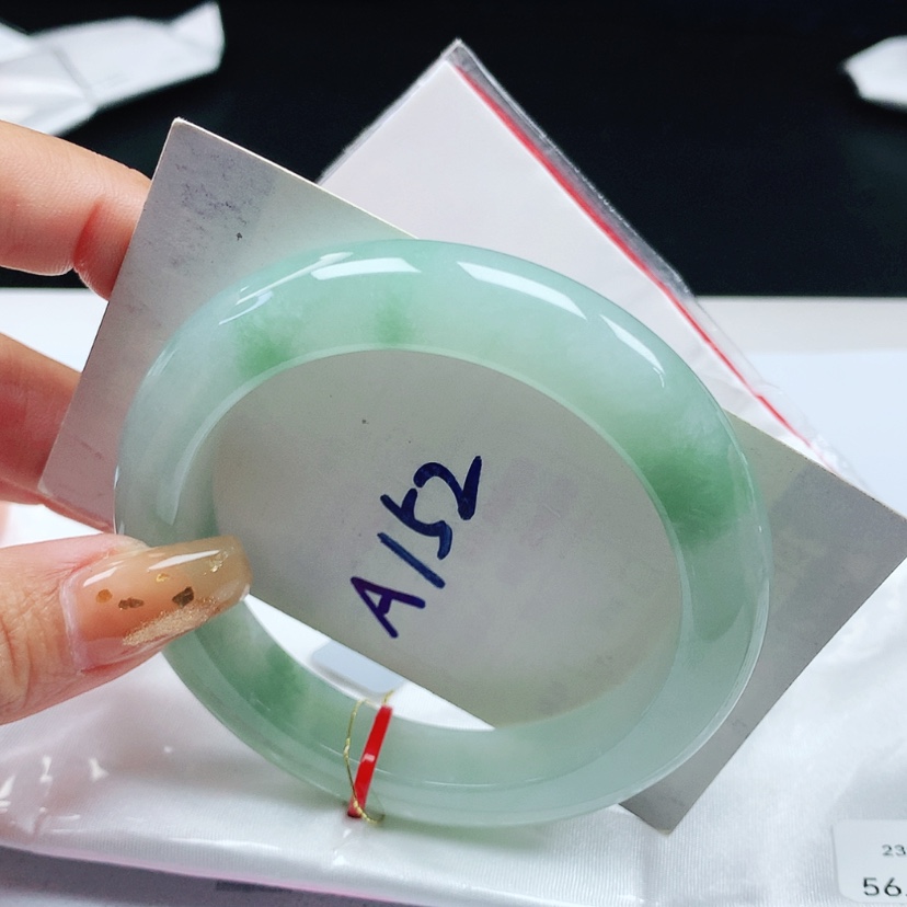 【闪购商品】翡翠手镯未镶嵌 正圈56+