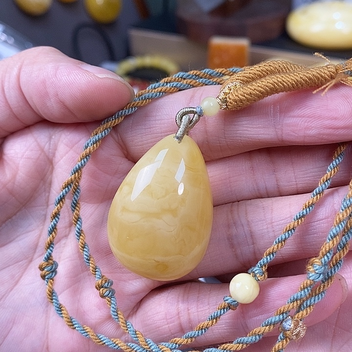 裸石琥珀未镶嵌水滴