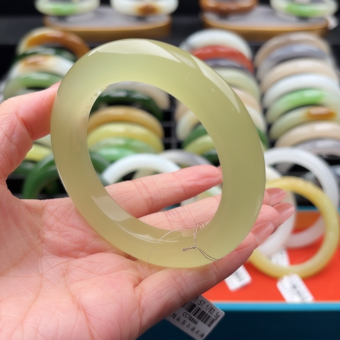 和田玉未镶嵌手镯冰底起猫黄口料 高品毕业级57