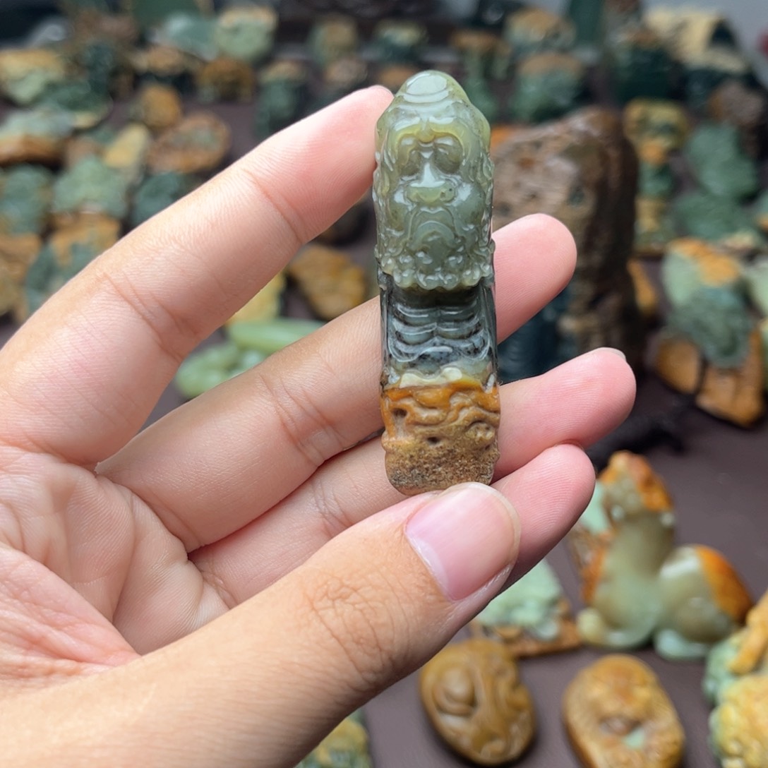 岫岩河磨玉（透闪石质玉）吊坠未镶嵌