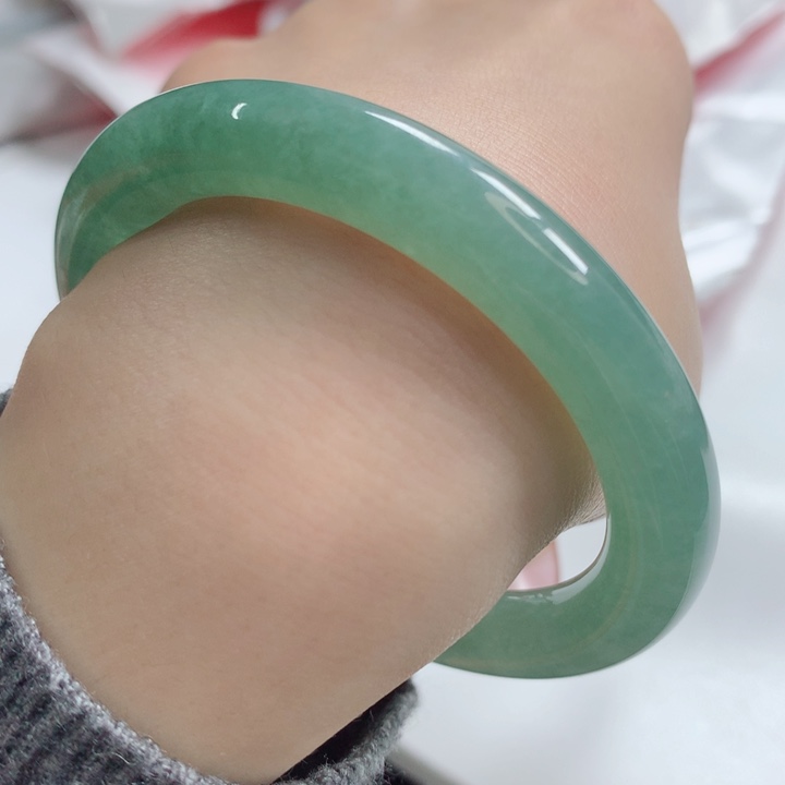 翡翠手镯未镶嵌完美冰湖水绿起胶圆条56