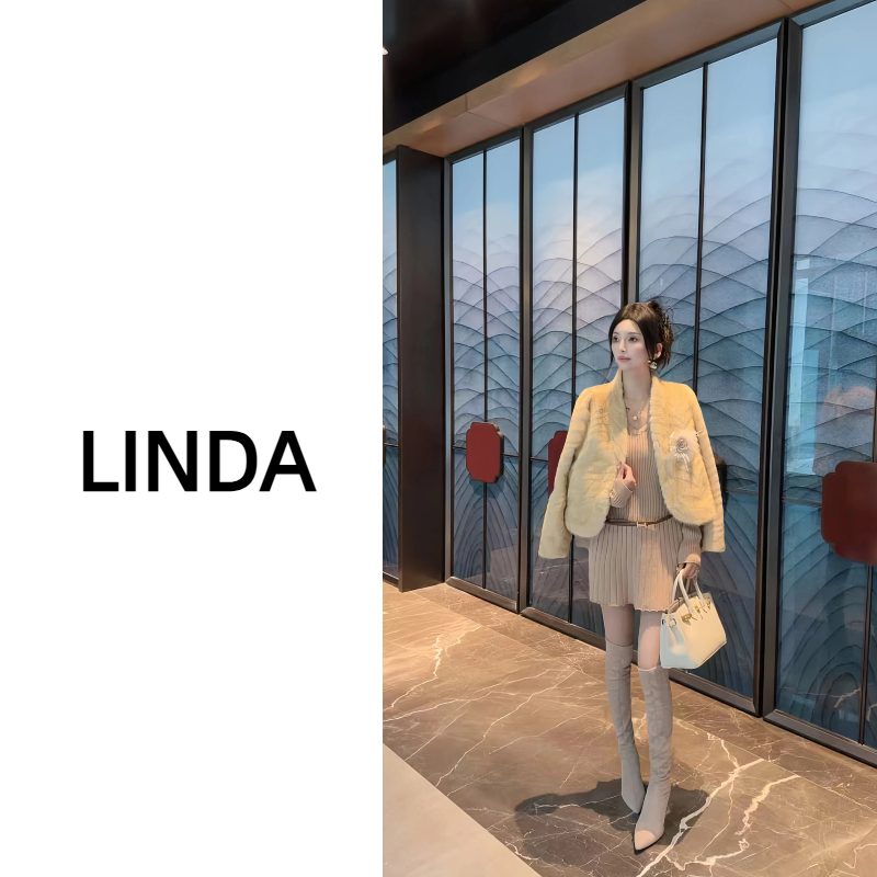 2025冬季新款月牙貂V领高级感贵气外套轻奢款宝嘉美光泽外套