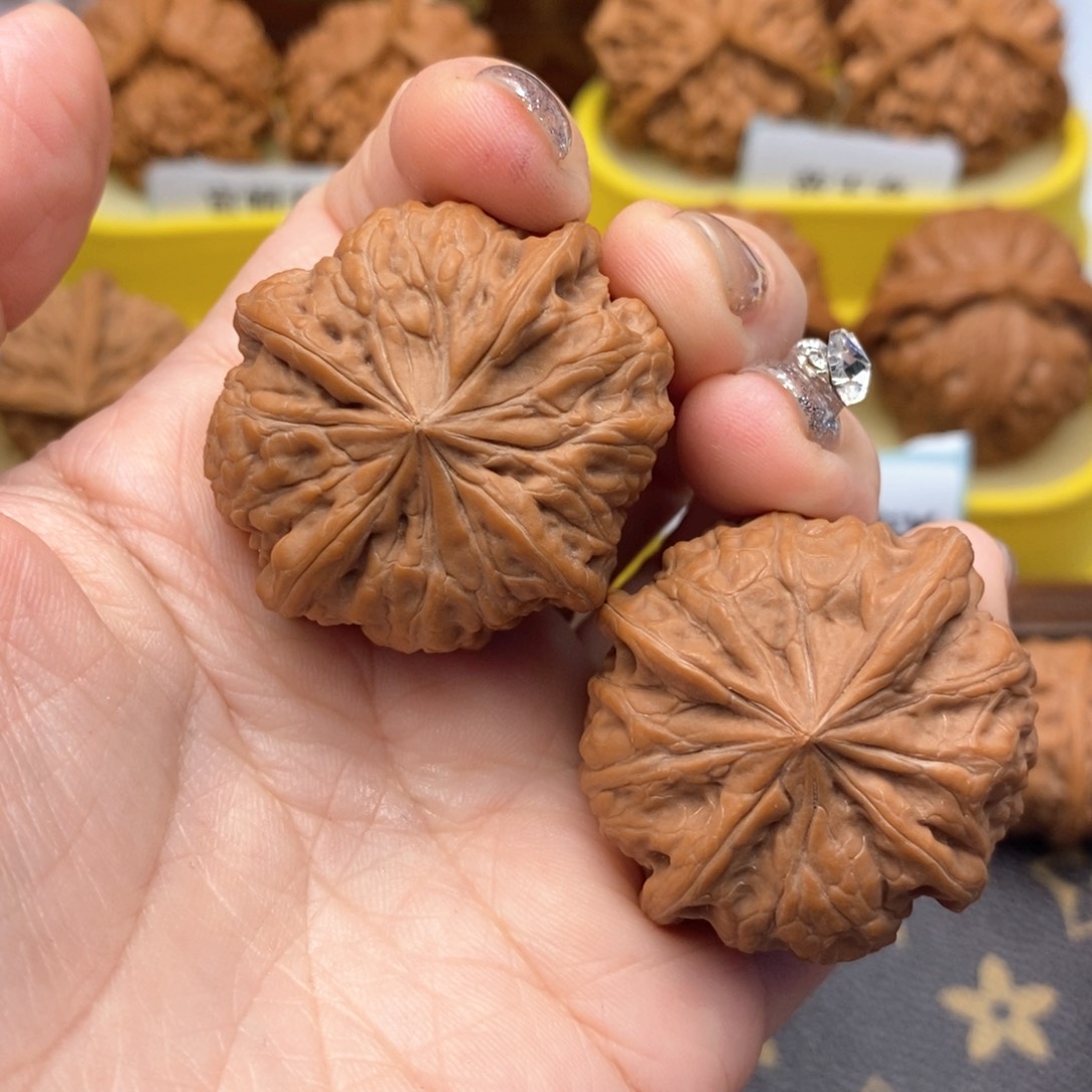 文玩核桃把件40尺凹底正四