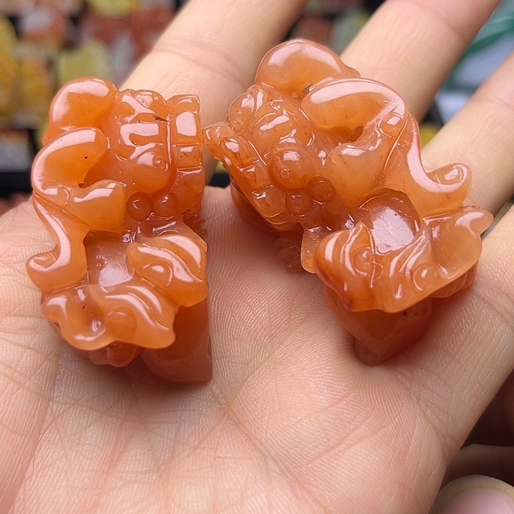 石英质玉（黄龙玉）颈饰未镶嵌