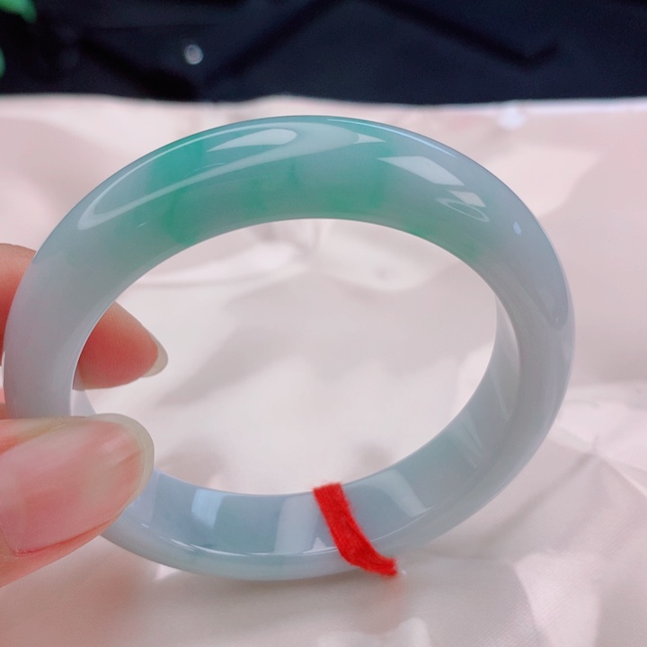 翡翠未镶嵌手镯52圈