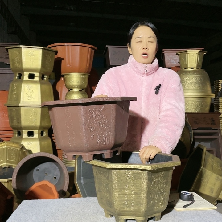 八角紫砂一个古铜一个四零