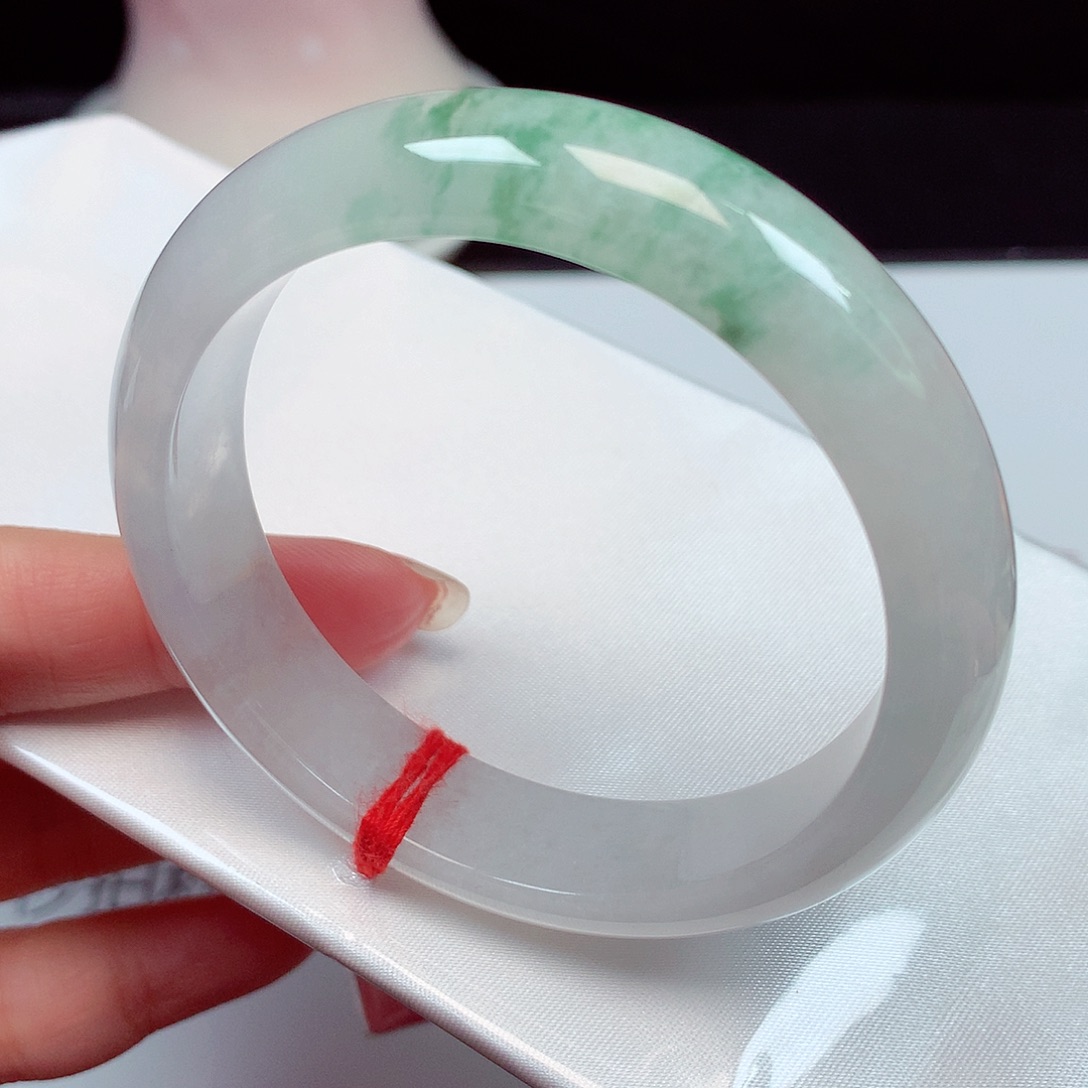 翡翠未镶嵌手镯1951