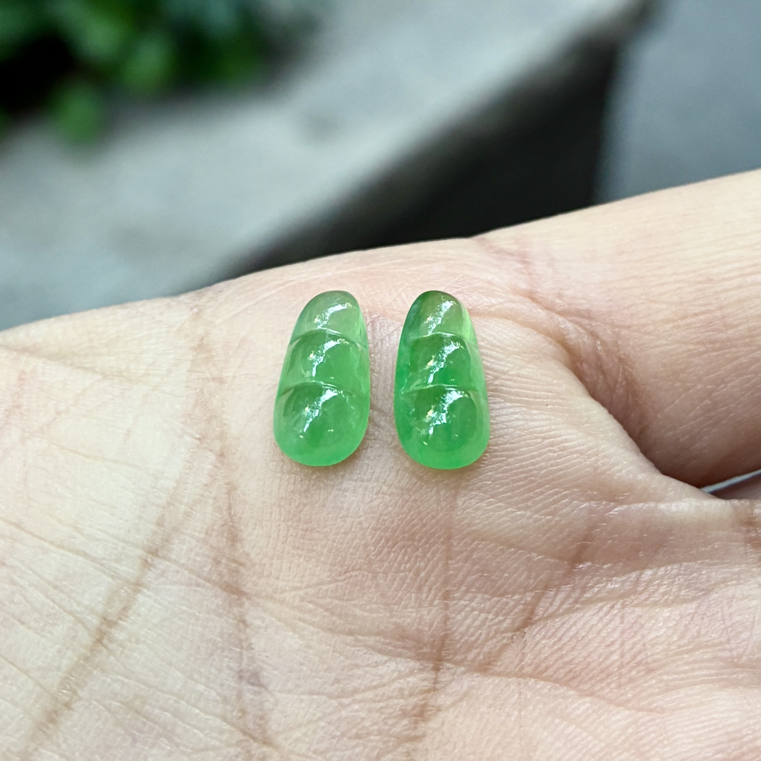 天然a货缅甸翡翠10.8/5.4/3.4，10.9/5.4/3.4冰甜绿福豆一对耳饰