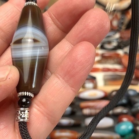 玛瑙/玉髓颈饰合金