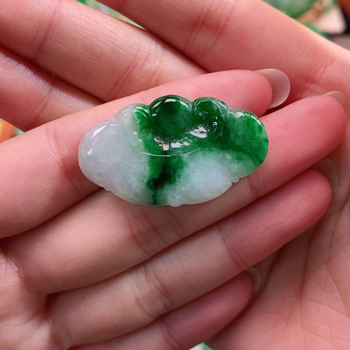 颈饰未镶嵌翡翠吊坠