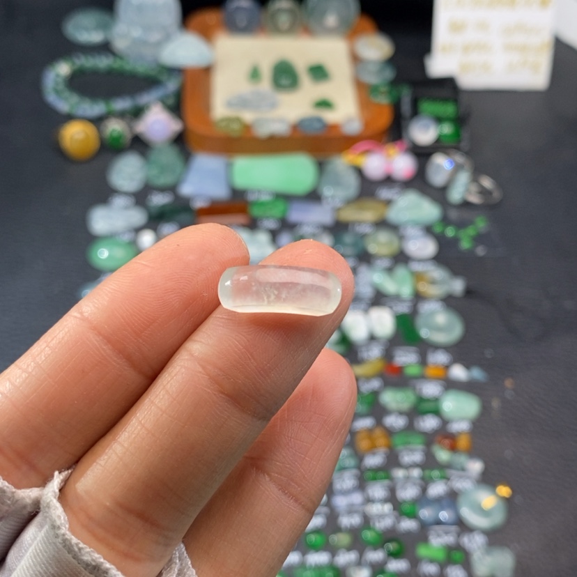 【闪购商品】翡翠挂件未镶嵌马鞍