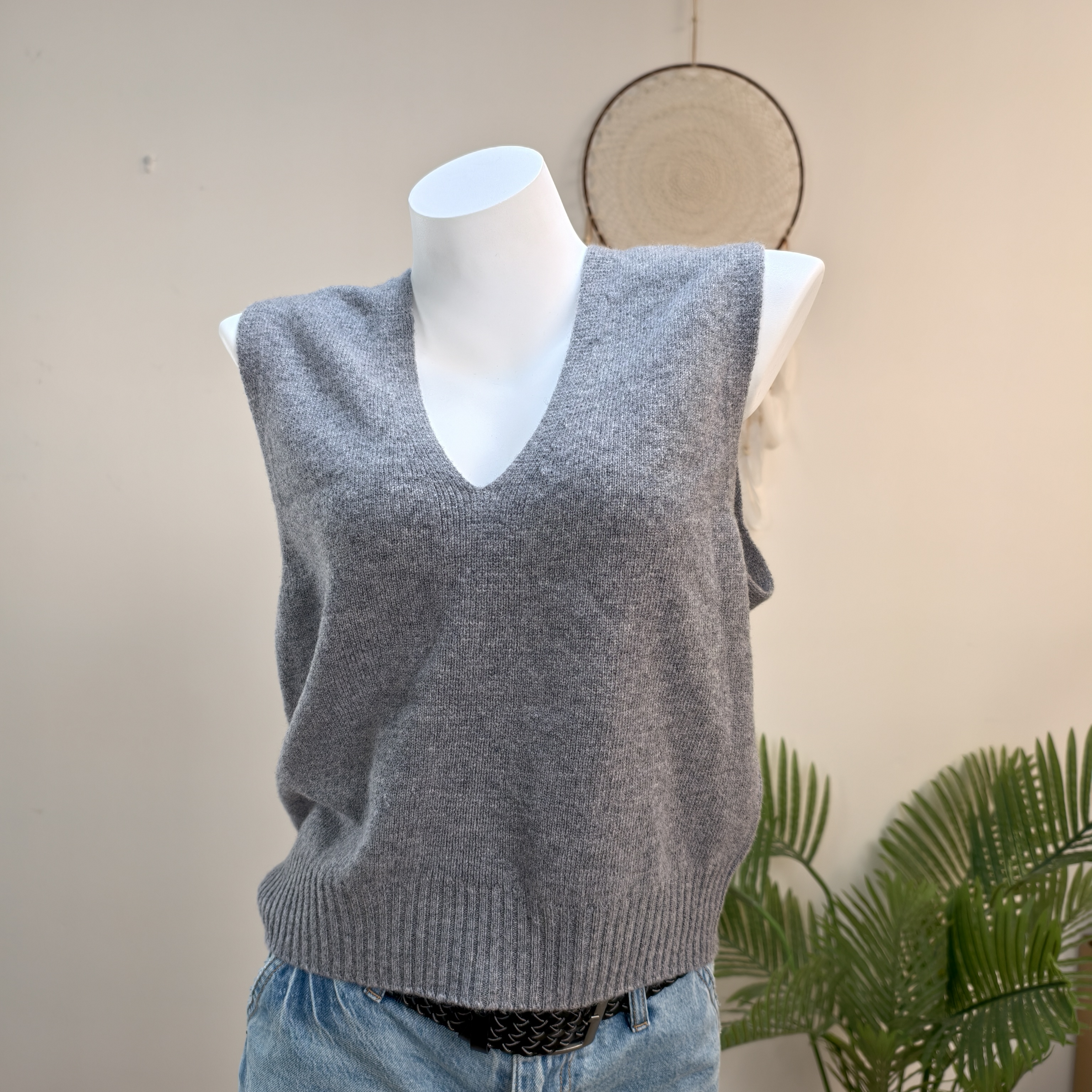 V领秋季厚款常规款纯色免烫马夹百搭上衣休闲宽松针织