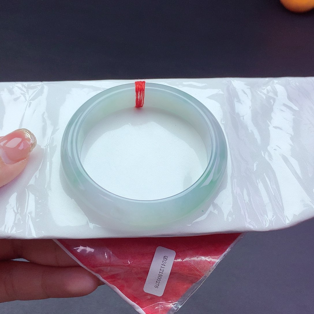 【闪购商品】翡翠手镯未镶嵌a 113500