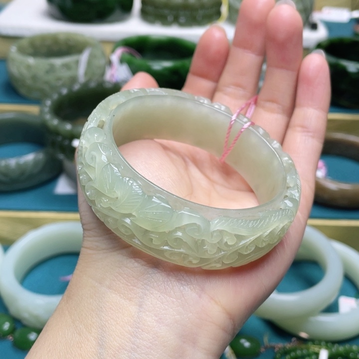 和田玉手54+圈口 编号69未镶嵌