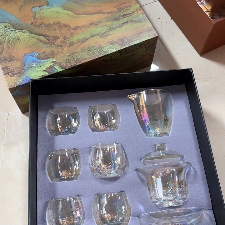 孤品茶具套装等。          