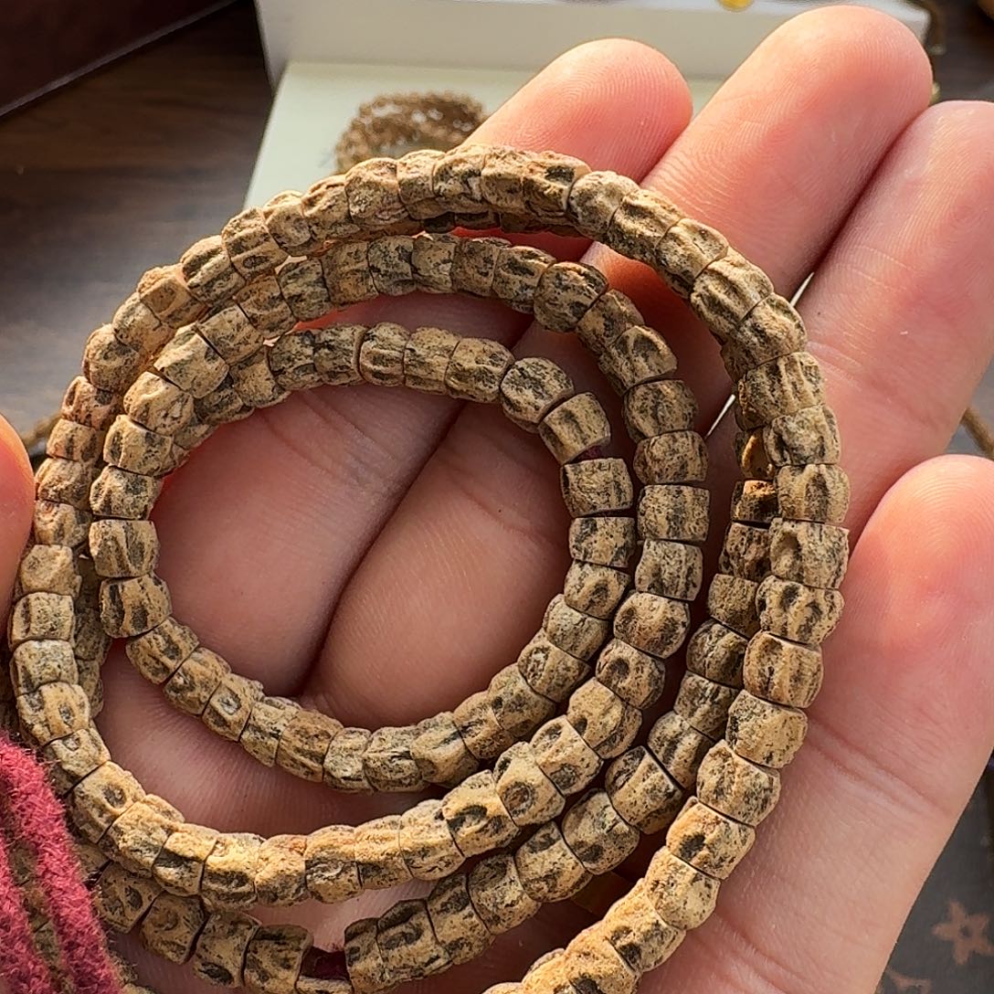 年***糕柏香籽/百香籽吊坠