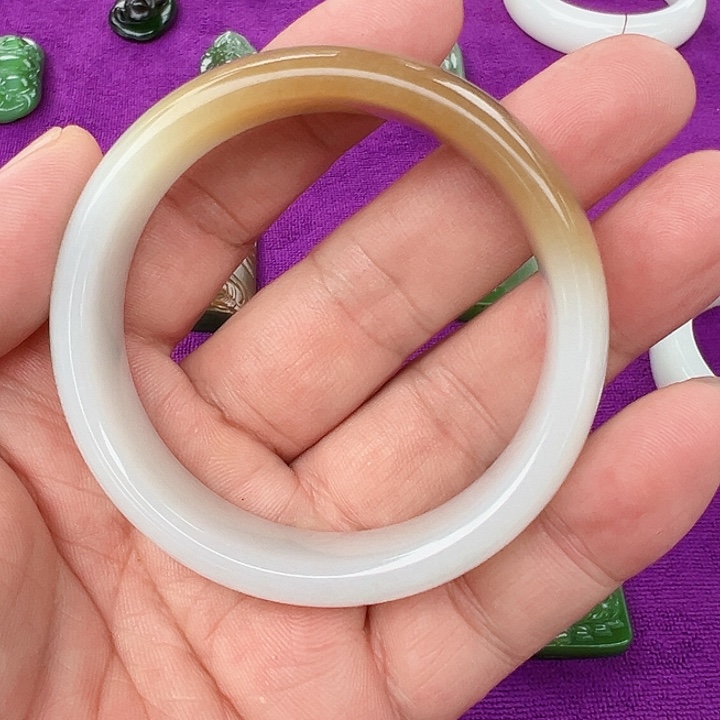 项圈未镶嵌和田玉（糖玉）