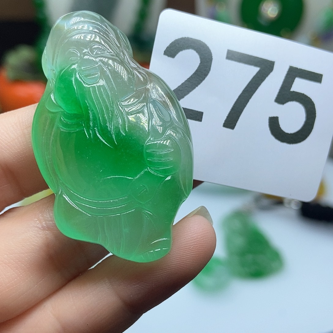 翡翠吊坠(赠链)未镶嵌