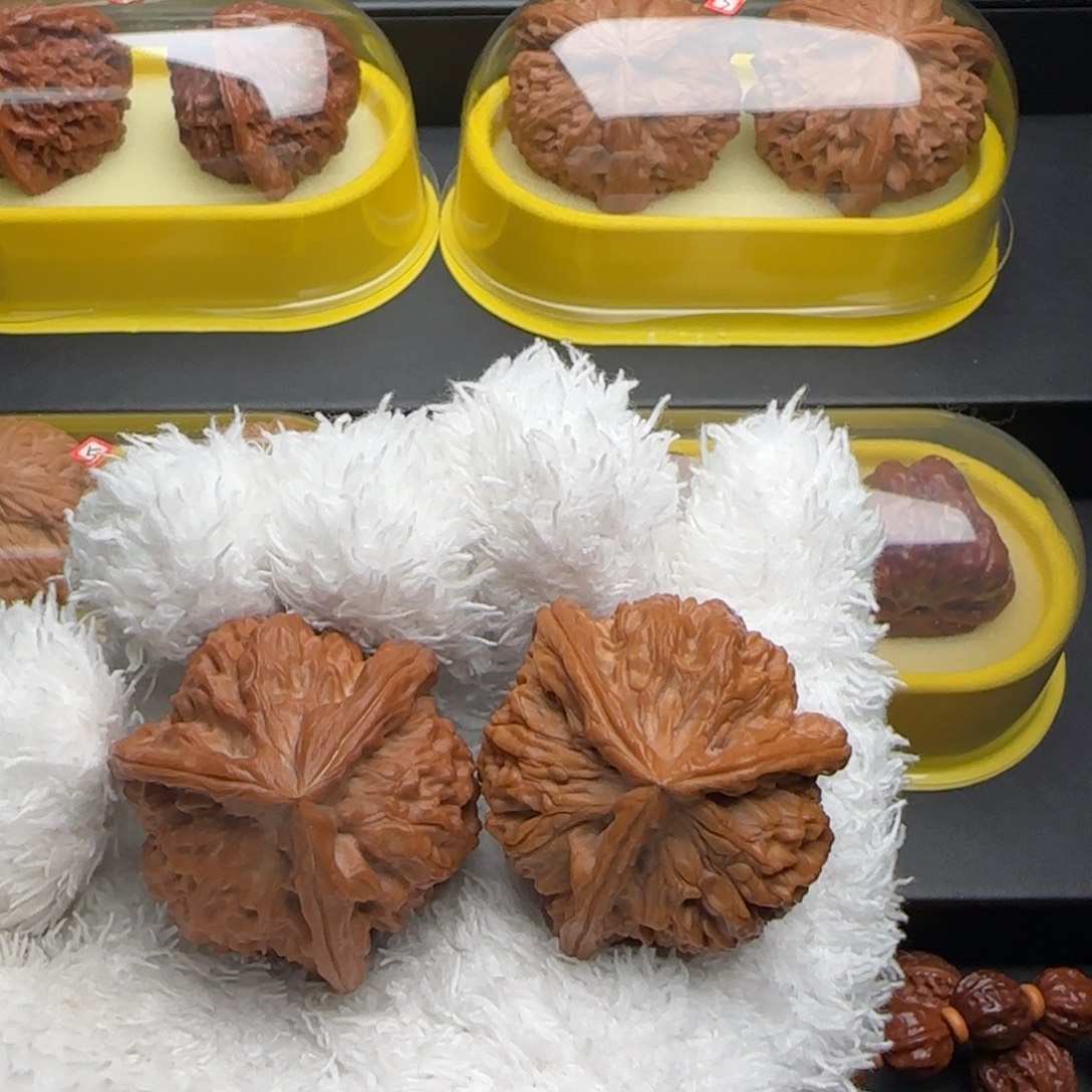 文玩核桃把件玲珑塔全品40