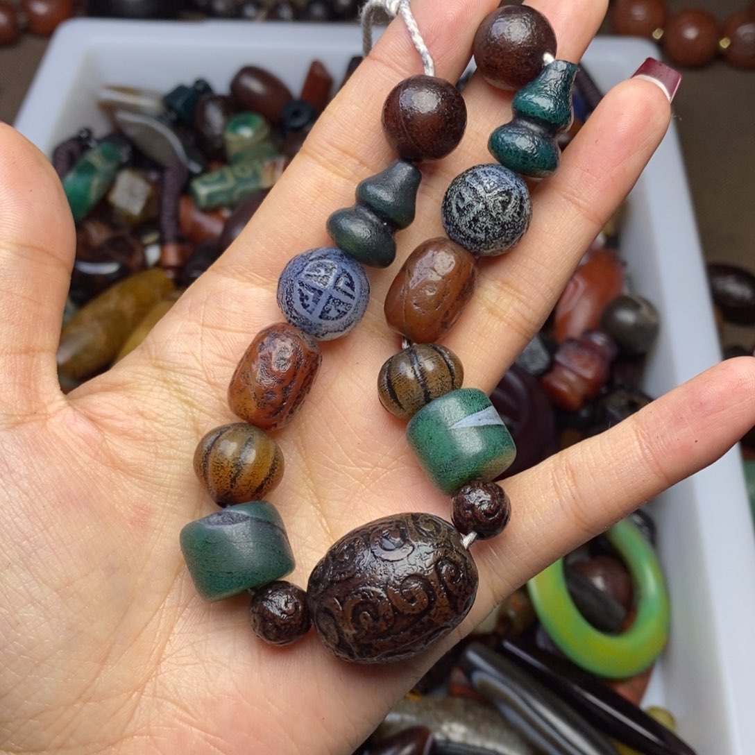 玛瑙/玉髓颈饰未镶嵌