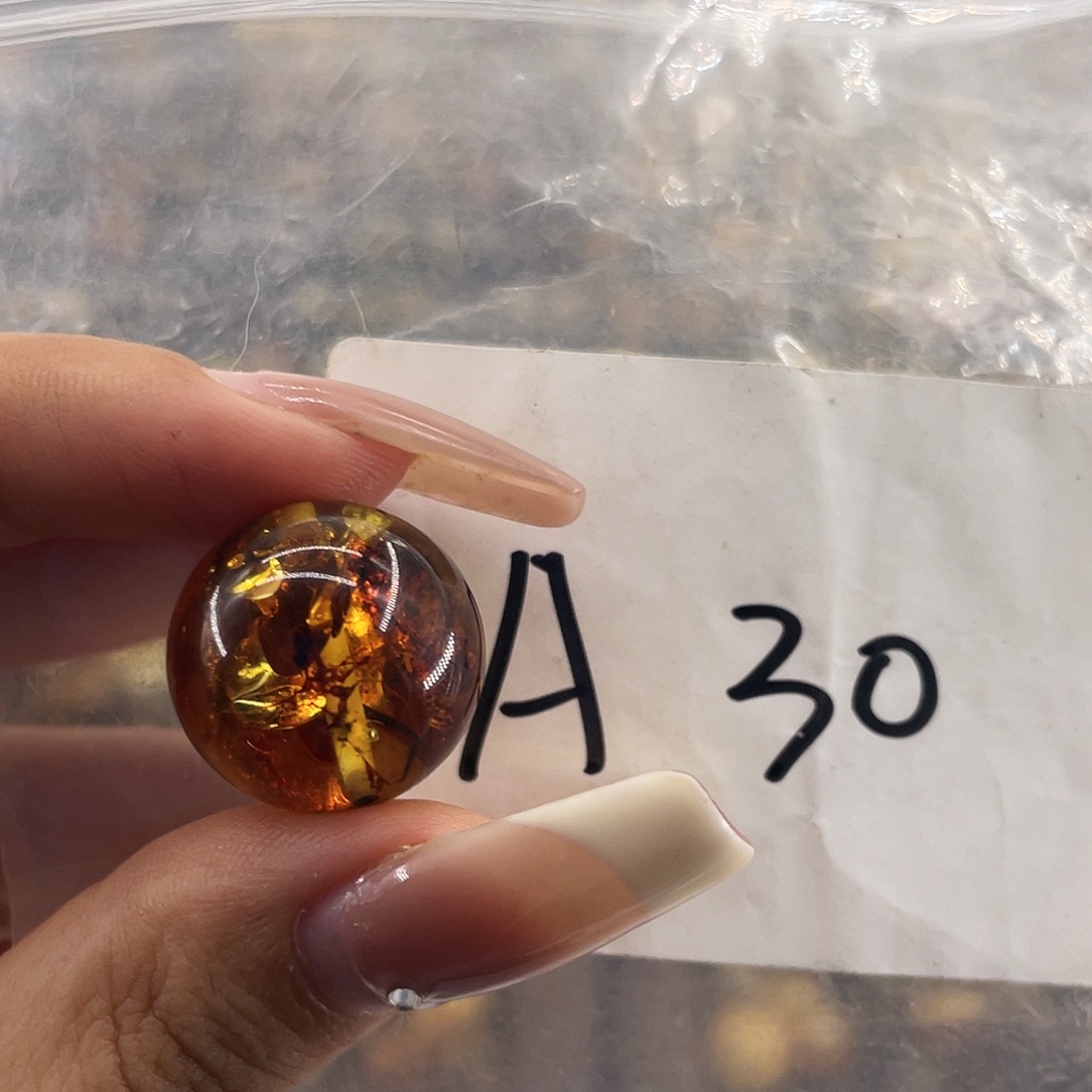 琥珀未镶嵌裸石18.8福利