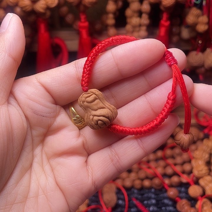 木质类龙纹桃枭挂件