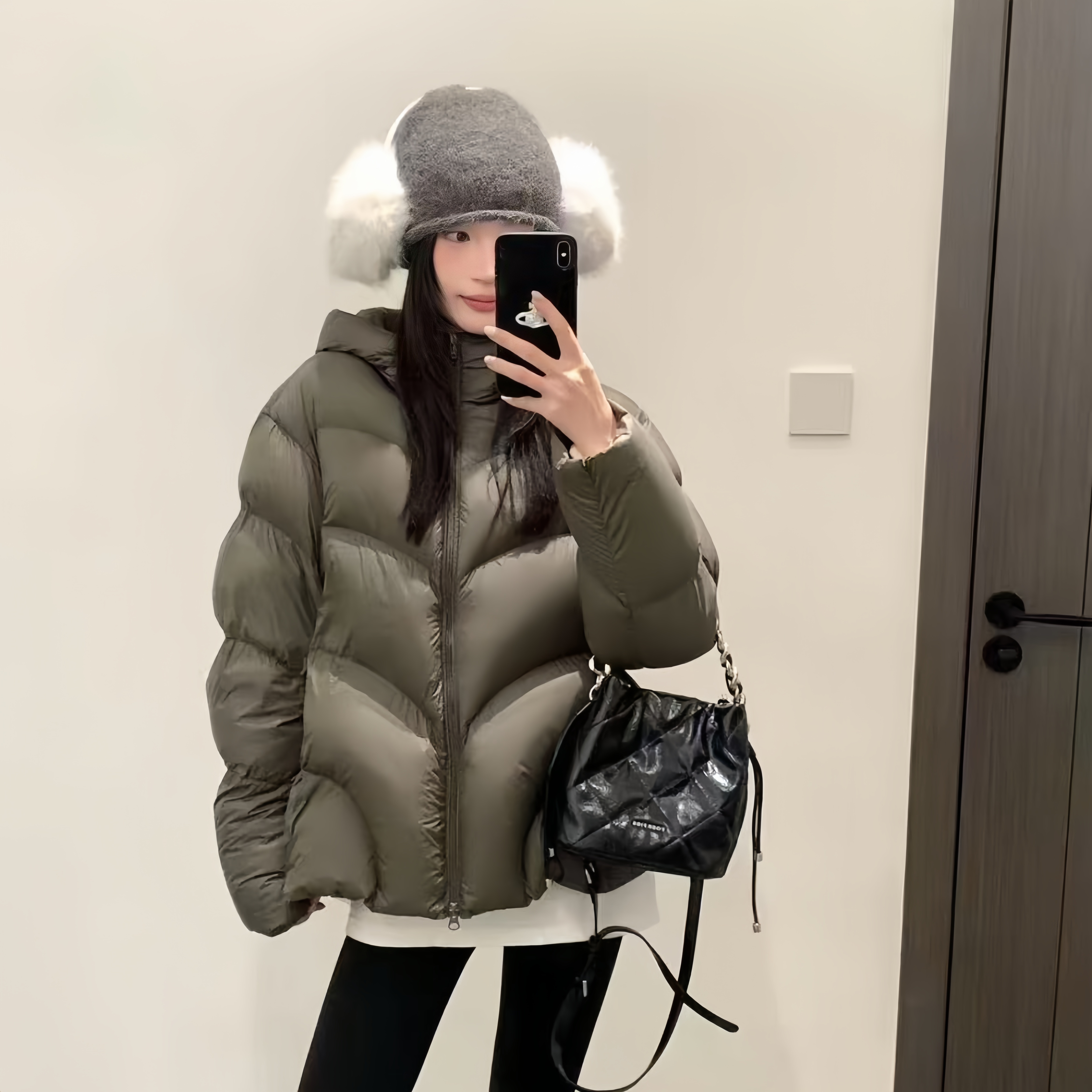 布衣家2025新款羽绒服女短款冬季连帽保暖宽松泡芙羽绒服