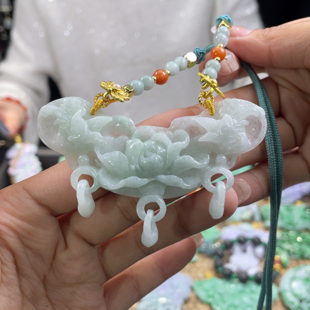 翡翠颈饰未镶嵌代编织