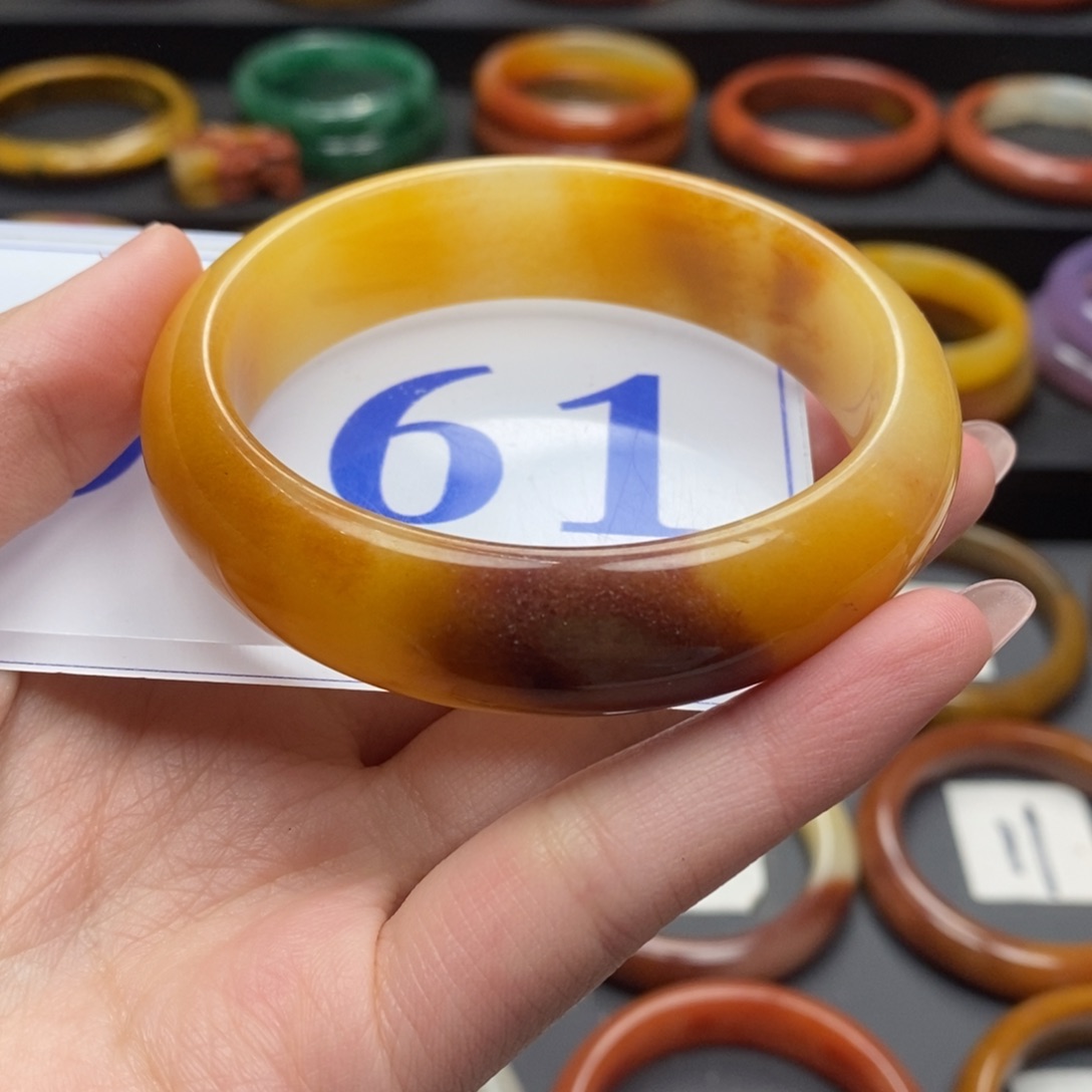 石英质玉（黄龙玉）手镯未镶嵌