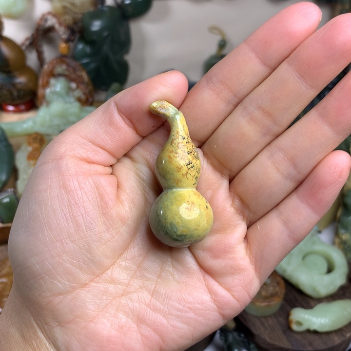 岫岩河磨玉（透闪石质玉）手把未镶嵌开***乐