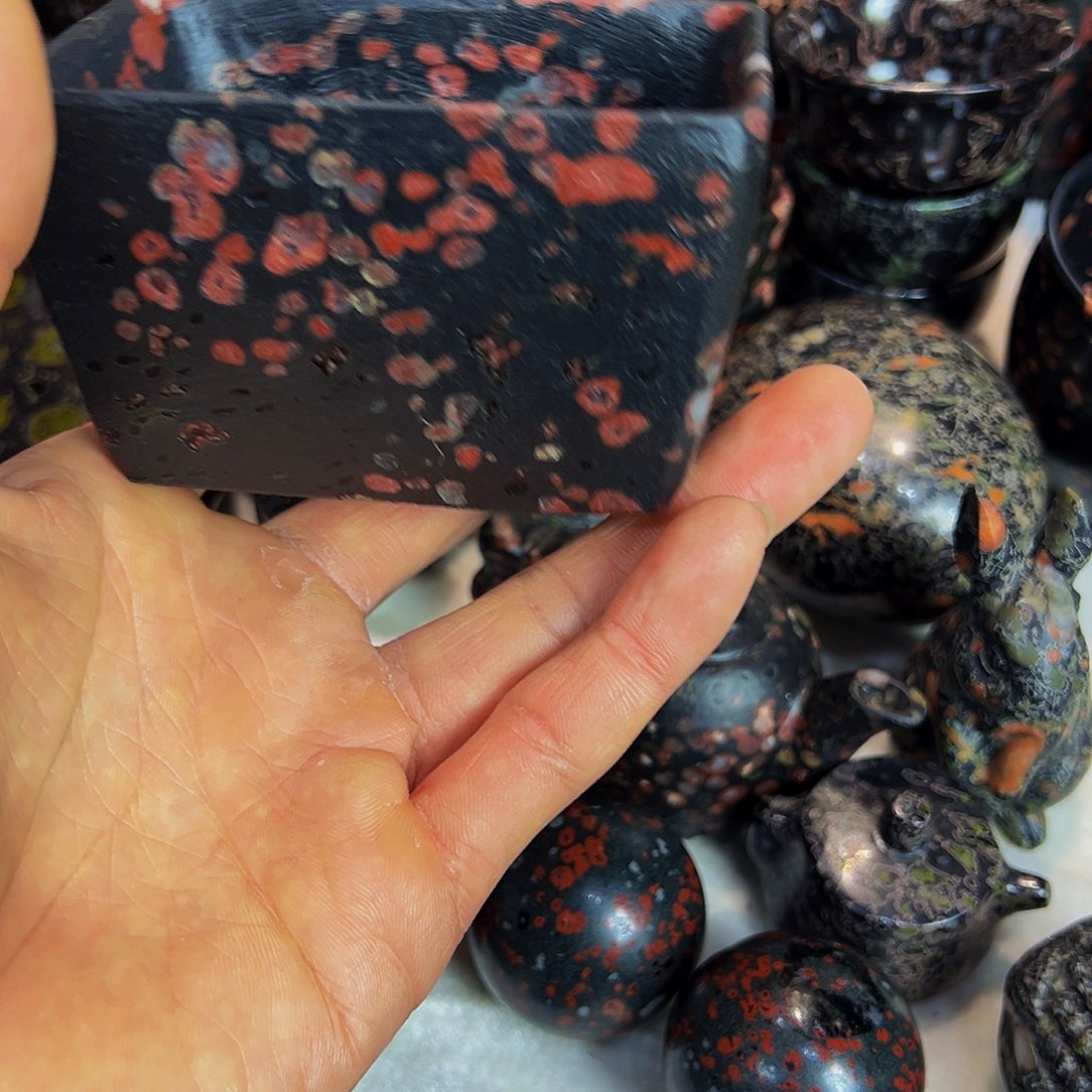 巴***蹦梅花玉鱼缸石茶周边微瑕不退不换