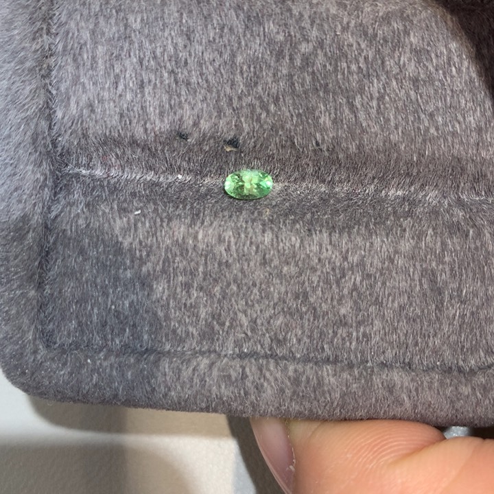 石榴石（沙弗莱）裸石未镶嵌0.265克拉