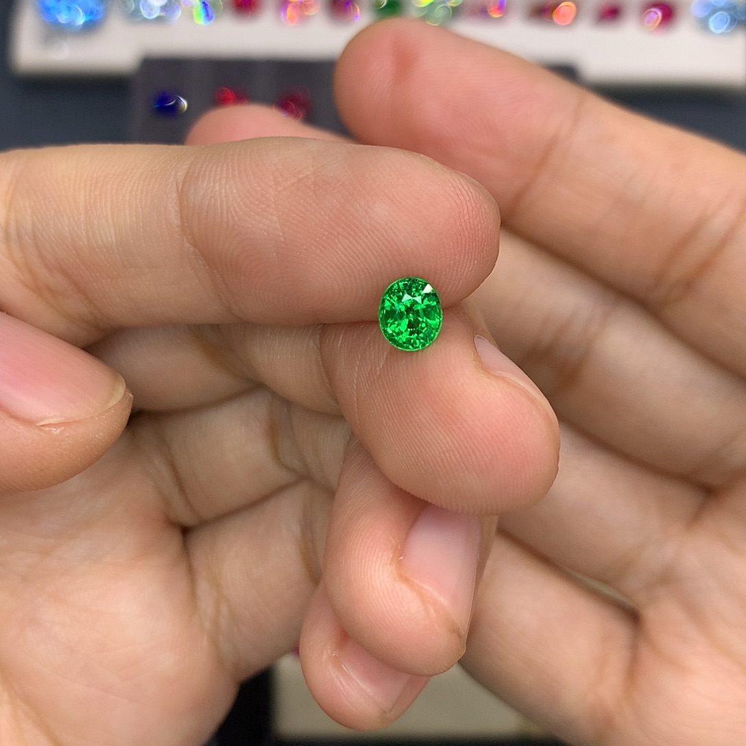 石榴石（沙弗莱）裸石未镶嵌66分