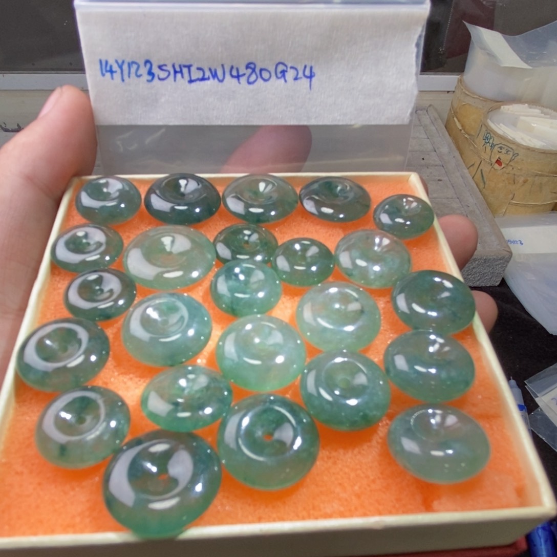 定制翡翠未镶嵌24个