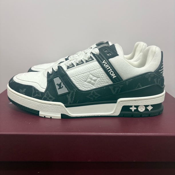 99新 LouisVuitton/路易威登 39码LV黑白熊猫运动鞋JM009
