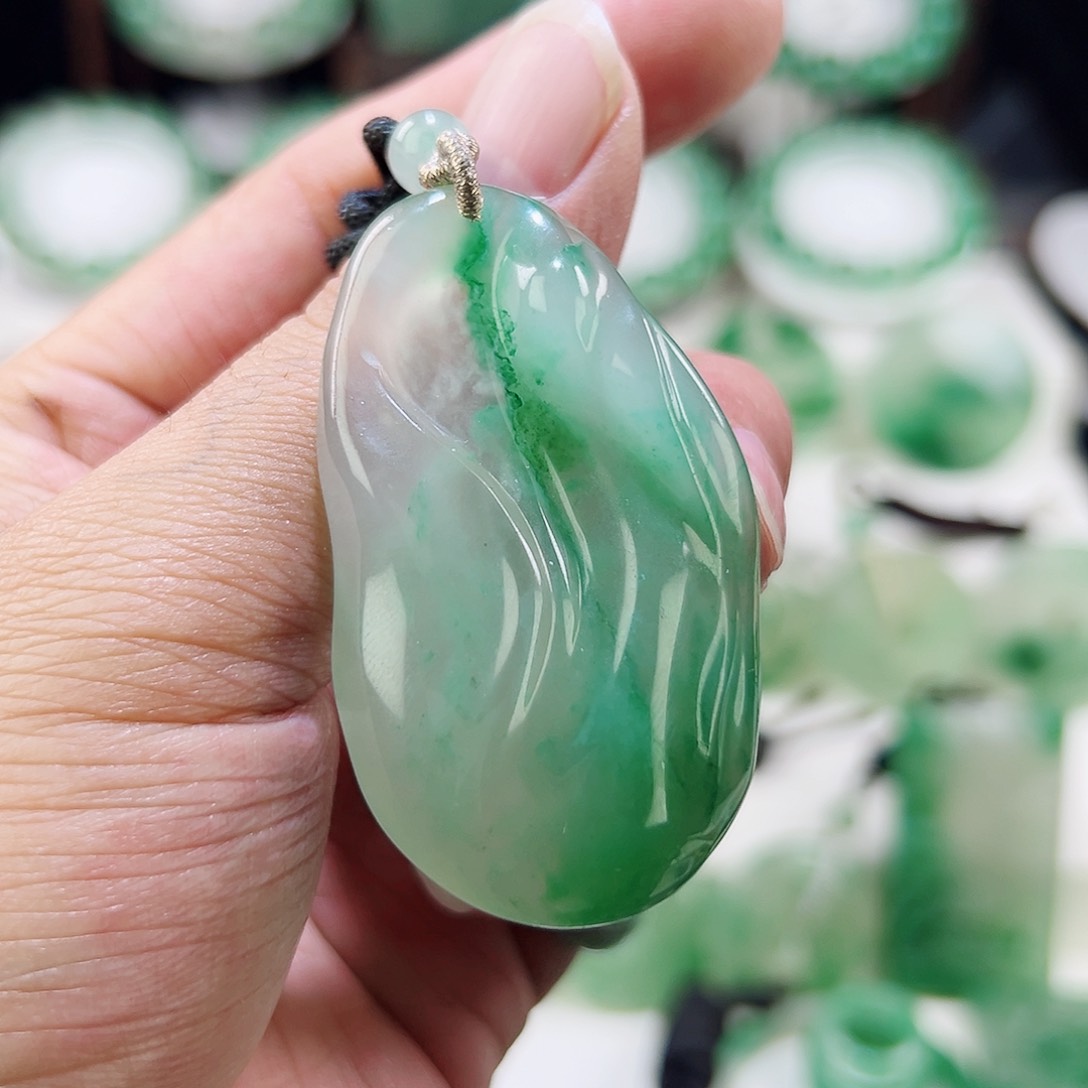 石英质玉吊坠(赠链)未镶嵌随型挂件吊坠