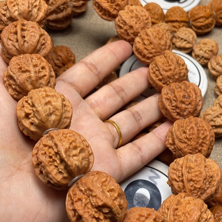 文玩核桃吊坠白茬龙脊八棱