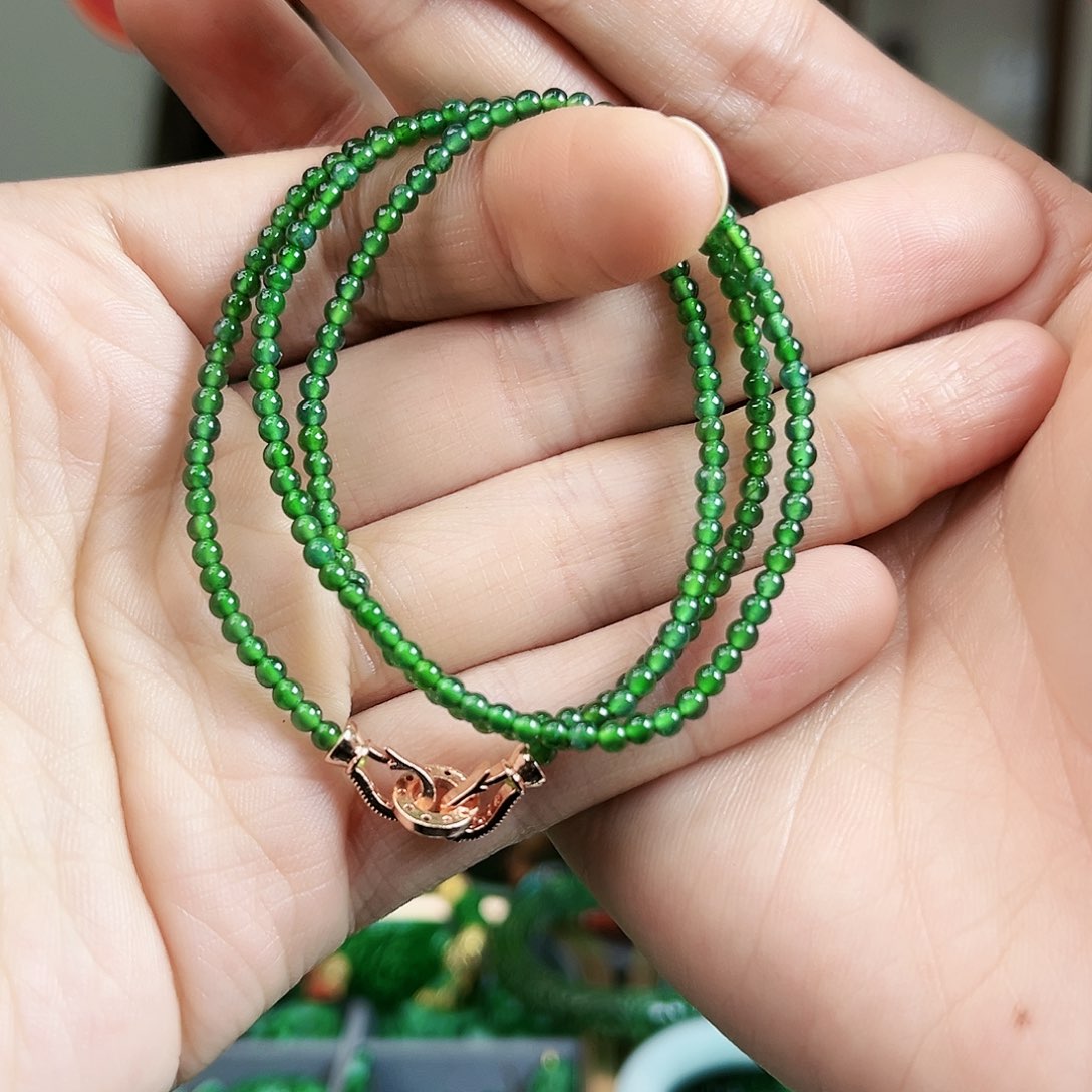 翡翠颈饰未镶嵌项链