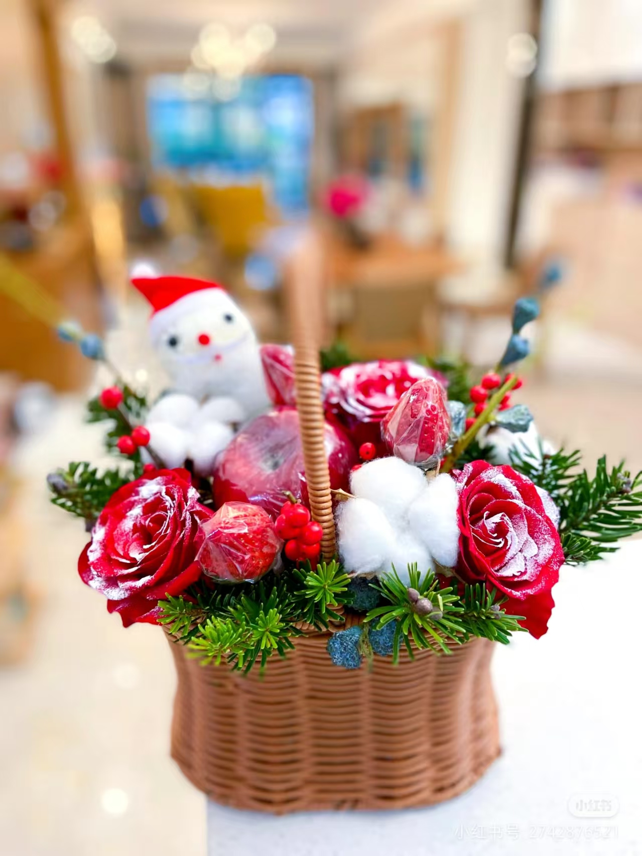 【拉萨顺风同城一时送达】平安夜圣诞节礼物玩偶混搭鲜花平安果手提篮
