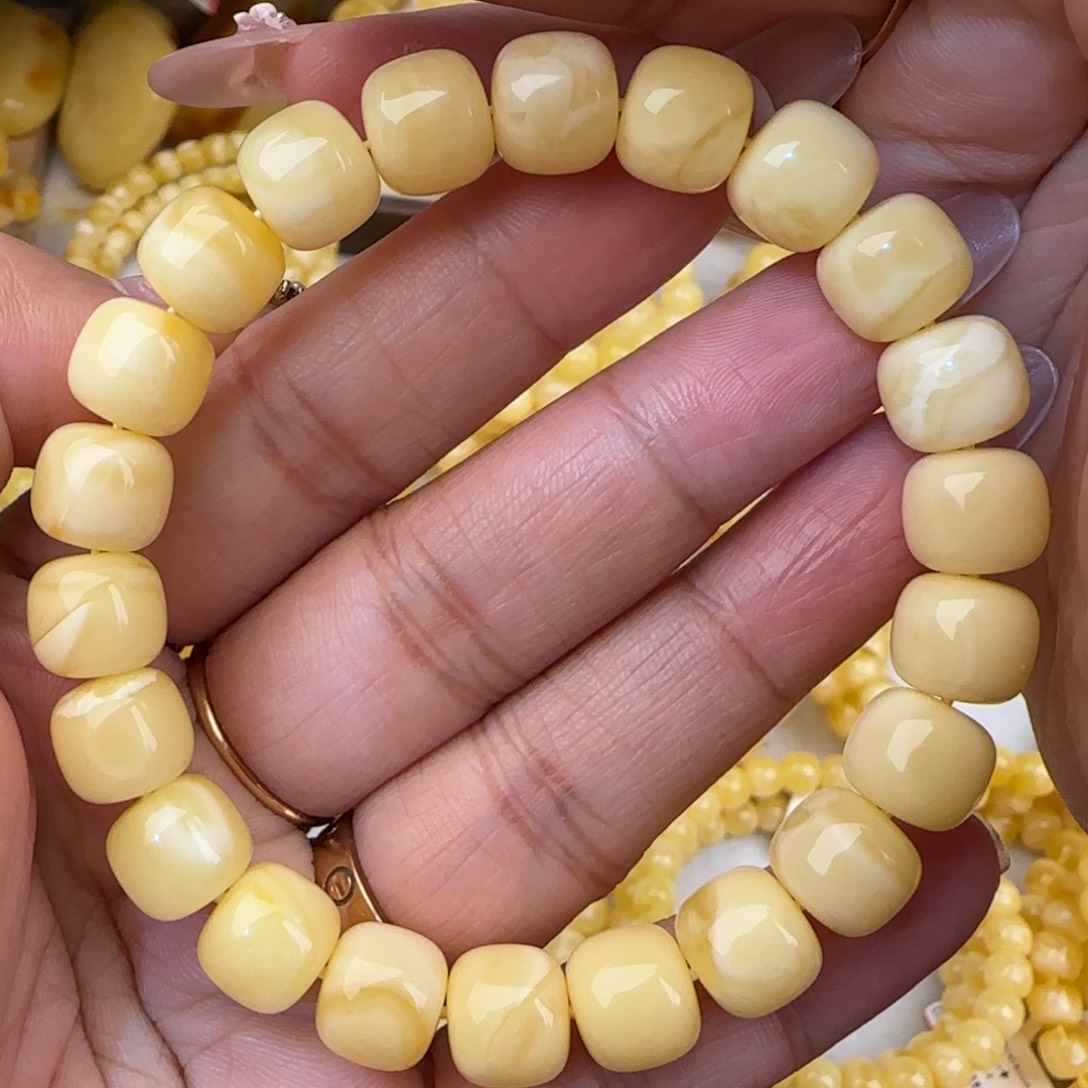 蜜蜡未镶嵌手链浓白老型手串