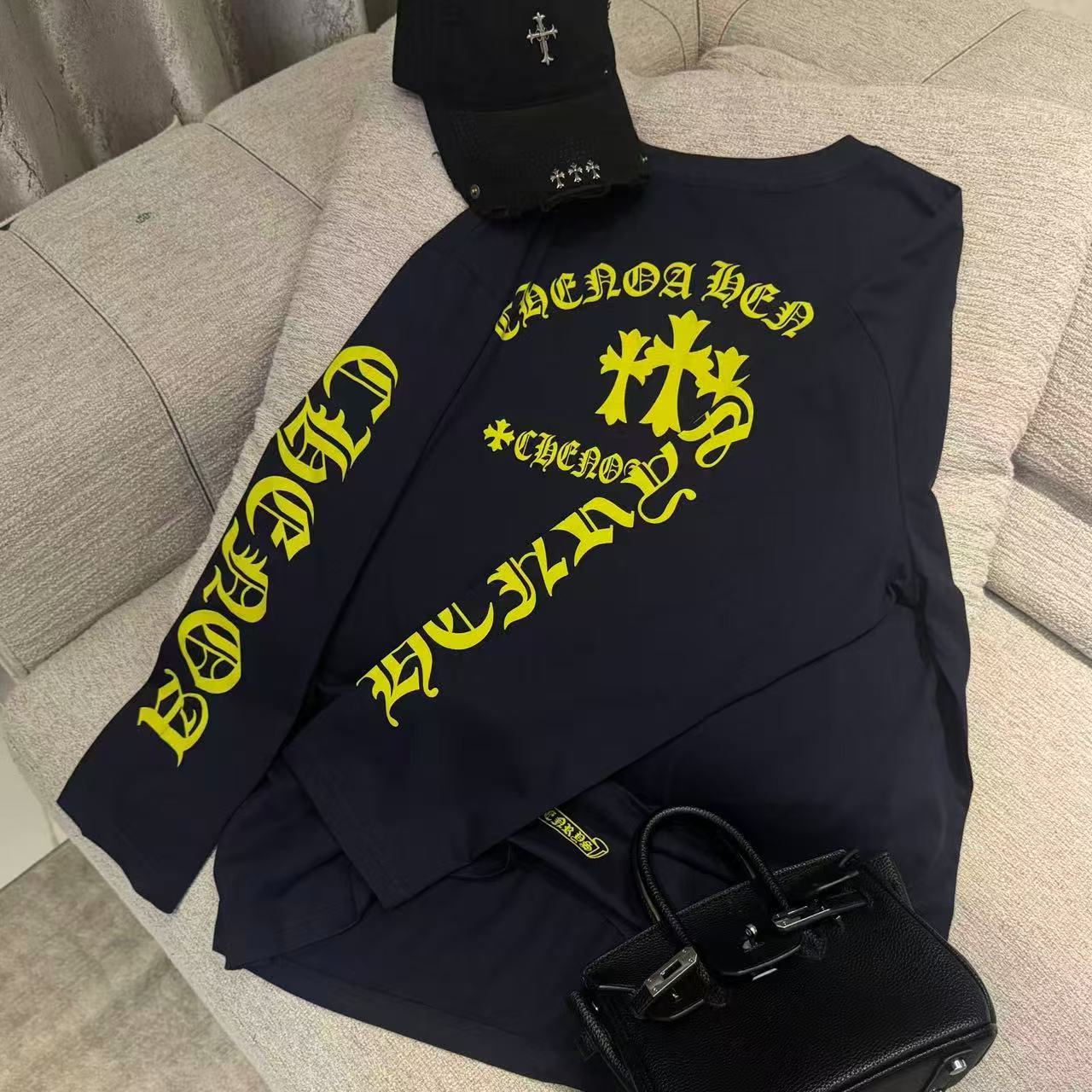 达人【金色梵文】秋季宽松潮牌印花圆领长袖T恤CP412